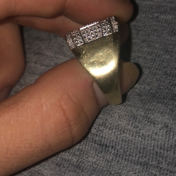 REAL Gold & Diamond ring - Picture 2 of 2